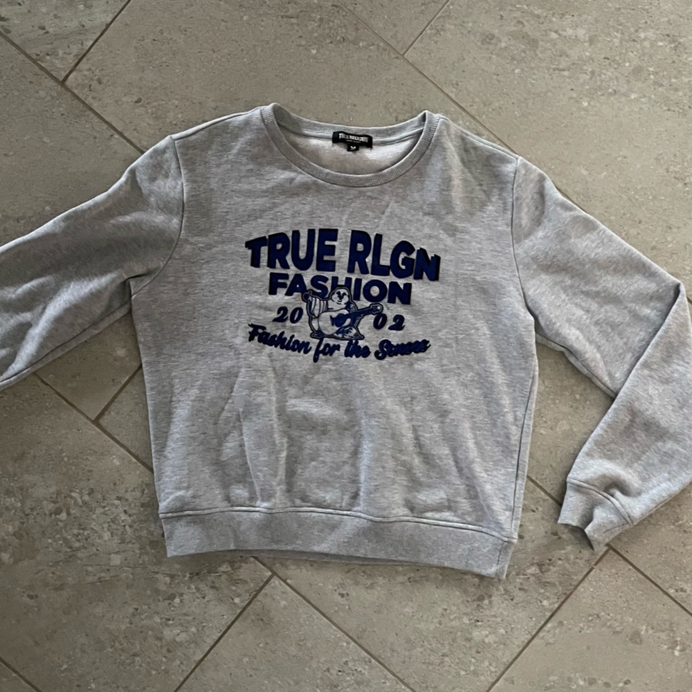 True Religion Light Gray Sweatshirt with Blue Graphic